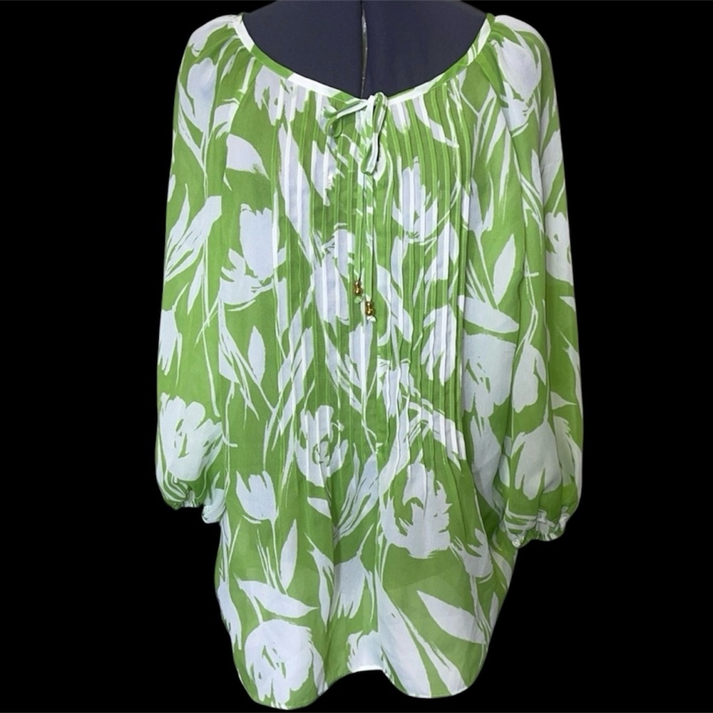 Charter Club Woman Sheer Green & White Floral Top 1X Plus Size Lightweight